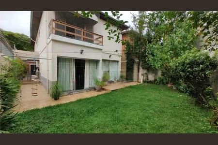 Casa à venda com 211m², 4 quartos e 4 vagas