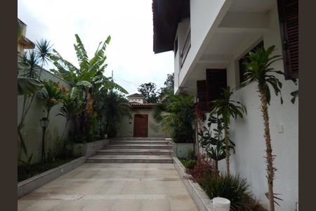 Casa à venda com 450m², 6 quartos e 3 vagas