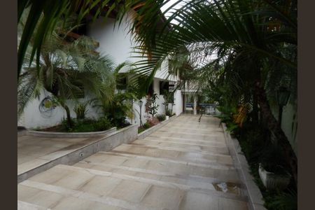 Casa à venda com 450m², 6 quartos e 3 vagas