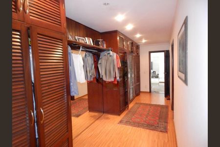 Casa à venda com 450m², 6 quartos e 3 vagas