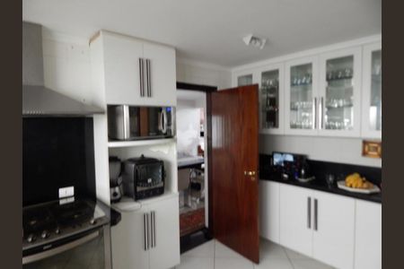 Casa à venda com 450m², 6 quartos e 3 vagas