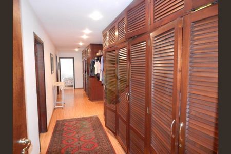 Casa à venda com 450m², 6 quartos e 3 vagas