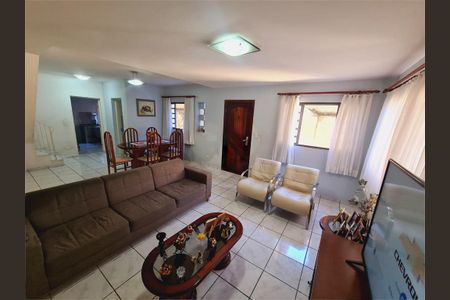 Casa à venda com 141m², 3 quartos e 2 vagas