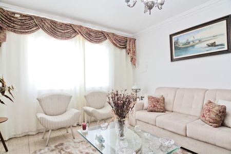 Casa à venda com 270m², 3 quartos e 4 vagasSala