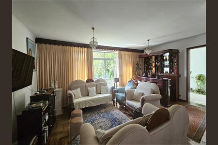 Casa à venda com 450m², 3 quartos e 6 vagas