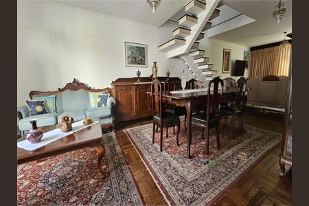 Casa à venda com 450m², 3 quartos e 6 vagas