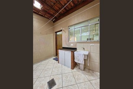 Casa à venda com 102m², 2 quartos e 2 vagas