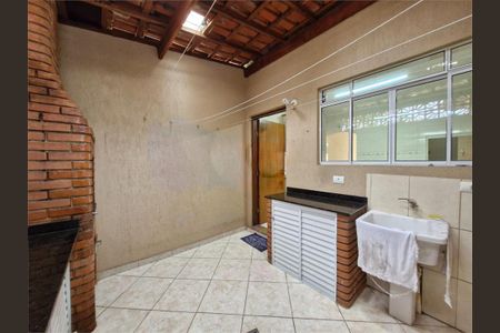 Casa à venda com 102m², 2 quartos e 2 vagas