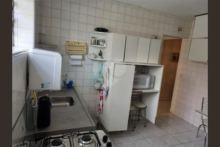 Casa à venda com 168m², 3 quartos e 2 vagas