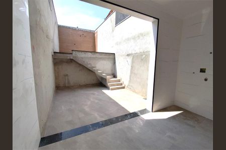 Casa à venda com 3 quartos, 125m² em São Lucas, São Paulo