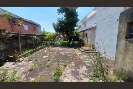 Casa à venda com 100m², 3 quartos e 12 vagas