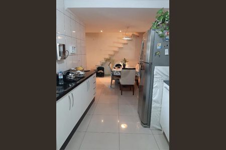 Casa à venda com 90m², 2 quartos e 2 vagas