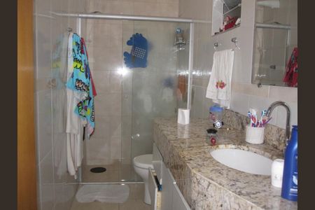 Casa à venda com 201m², 3 quartos e 3 vagas