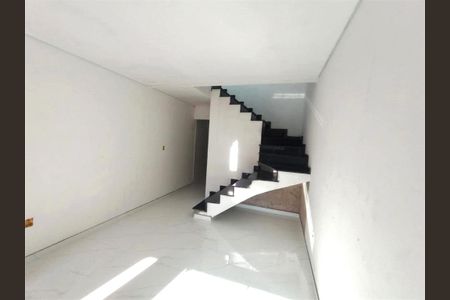 Casa à venda com 75m², 3 quartos e 2 vagas