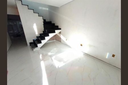 Casa à venda com 75m², 3 quartos e 2 vagas