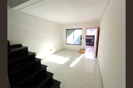 Casa à venda com 75m², 3 quartos e 2 vagas