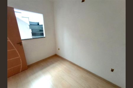 Casa à venda com 75m², 3 quartos e 2 vagas