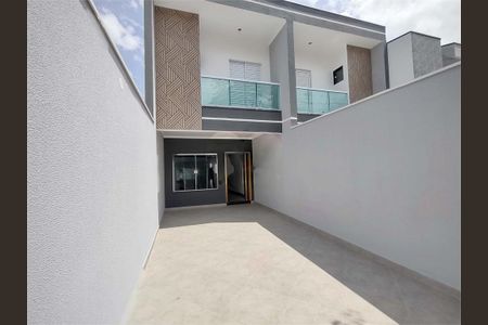 Casa à venda com 115m², 3 quartos e 2 vagas
