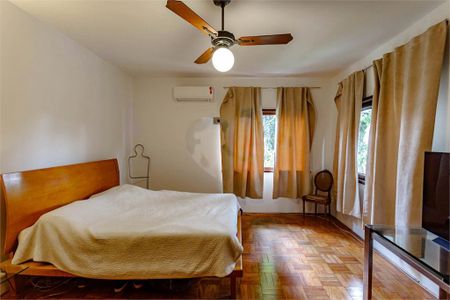 Casa à venda com 4 quartos, 471m² em Vila Clementino, São Paulo