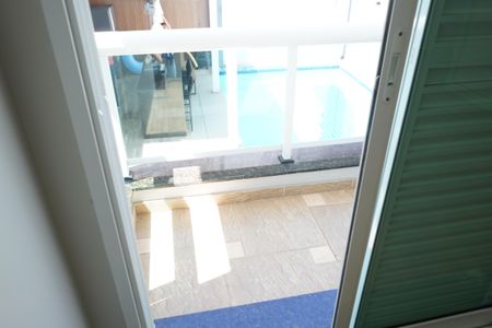 Casa à venda com 438m², 4 quartos e 6 vagasVaranda da Suíte 4