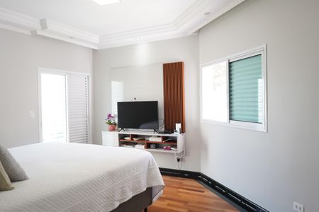 Casa à venda com 438m², 4 quartos e 6 vagasSuíte