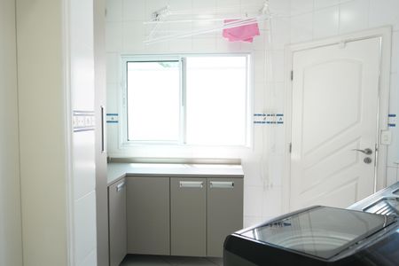 Casa à venda com 438m², 4 quartos e 6 vagasÁrea de Serviço