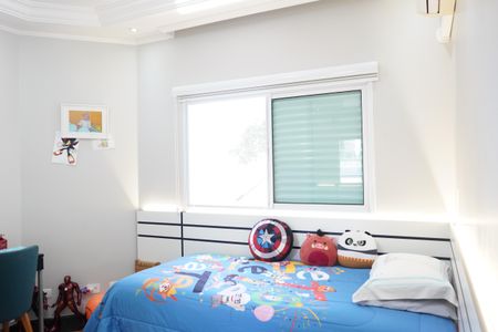 Casa à venda com 438m², 4 quartos e 6 vagasSuíte 2