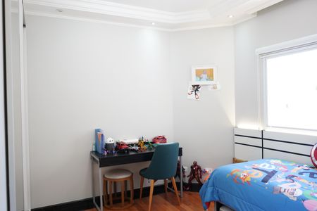 Casa à venda com 438m², 4 quartos e 6 vagasSuíte 2