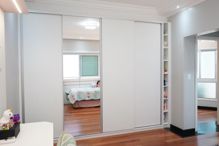 Casa à venda com 438m², 4 quartos e 6 vagasSuíte 3