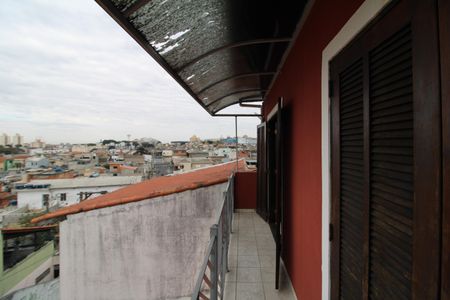 Casa à venda com 180m², 4 quartos e 2 vagasQuarto 3 - Varanda