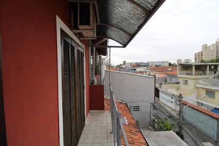 Casa à venda com 180m², 4 quartos e 2 vagasQuarto 3 - Varanda