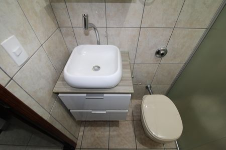 Casa à venda com 180m², 4 quartos e 2 vagasBanheiro