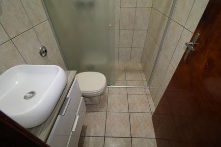 Casa à venda com 180m², 4 quartos e 2 vagasBanheiro