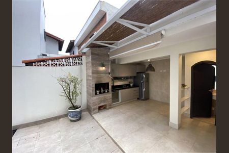 Casa à venda com 230m², 3 quartos e 2 vagas