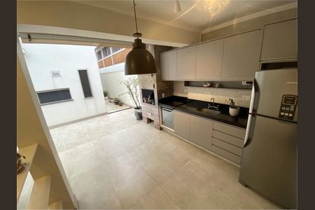 Casa à venda com 230m², 3 quartos e 2 vagas