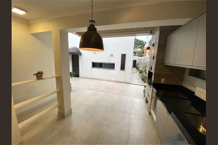 Casa à venda com 230m², 3 quartos e 2 vagas