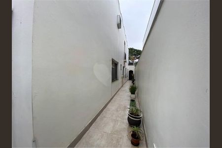 Casa à venda com 230m², 3 quartos e 2 vagas