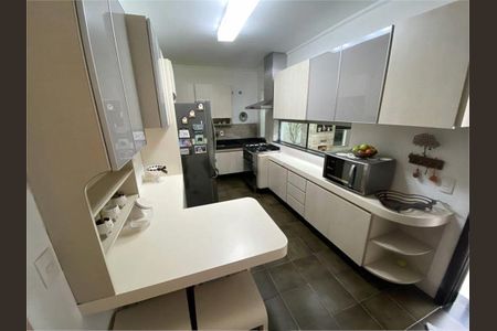 Casa à venda com 230m², 3 quartos e 2 vagas