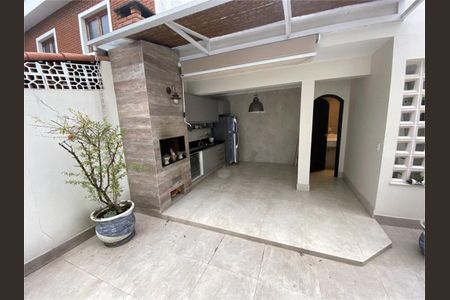 Casa à venda com 230m², 3 quartos e 2 vagas