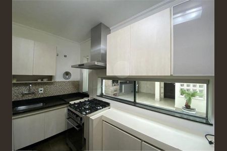 Casa à venda com 230m², 3 quartos e 2 vagas