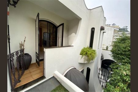 Casa à venda com 230m², 3 quartos e 2 vagas