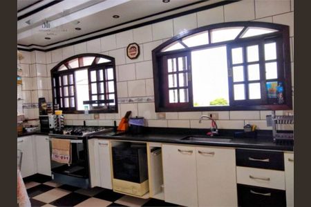 Casa à venda com 380m², 3 quartos e 6 vagas