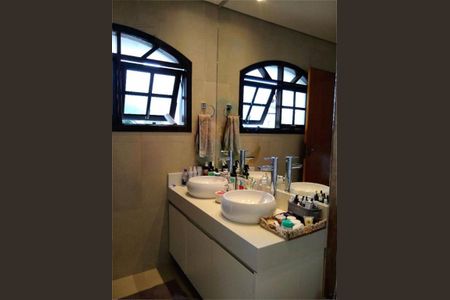 Casa à venda com 380m², 3 quartos e 6 vagas