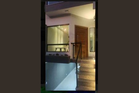 Casa à venda com 155m², 3 quartos e 4 vagas