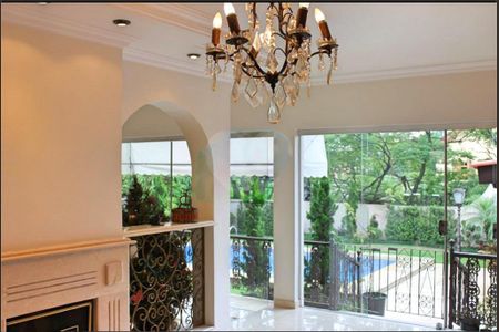 Casa à venda com 4 quartos, 418m² em Jardim Leonor, São Paulo