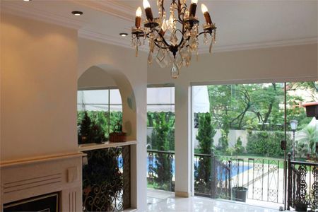 Casa à venda com 4 quartos, 418m² em Jardim Leonor, São Paulo