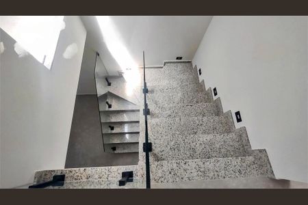 Casa à venda com 130m², 3 quartos e 2 vagas