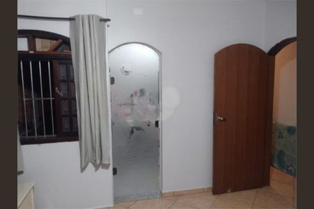 Casa à venda com 70m², 3 quartos e 2 vagas