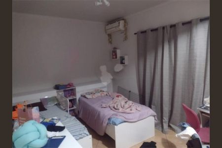 Casa à venda com 70m², 3 quartos e 2 vagas