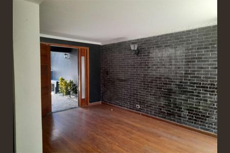 Casa à venda com 230m², 4 quartos e 3 vagas